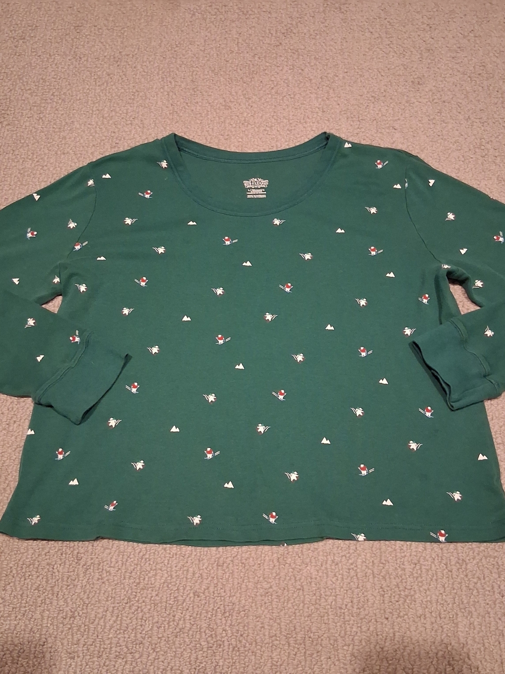 Green Long-Sleeve Kids Top with Tiny Skiing Polar Bear Print